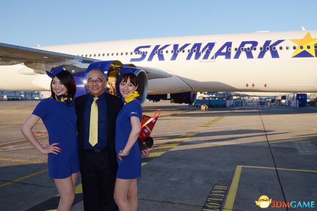 日本空姐超短制服太诱惑 潜在安全风险引发争议