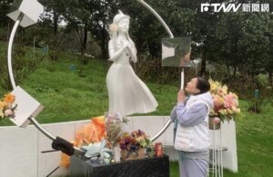 大S離世逾一年！S媽前往金寶山探望　承諾「會盯著孩子平安成長」