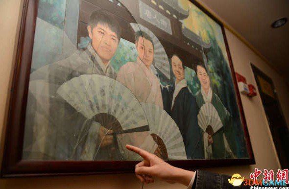 新四大美男图被砸价值百万 刘翔中招玻璃碎一地