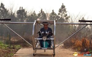 湖南一农民为圆飞行梦 自制“直升机”试飞成功