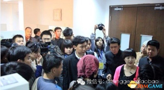 奶茶MM前男友和现男友：清华博士VS.京东CEO
