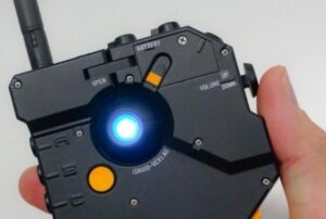 小岛秀夫展示《合金装备5：原爆点》iPhone设备