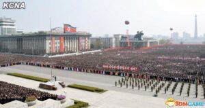 朝鲜人民举国欢庆金正恩将军再次当选最高领导人