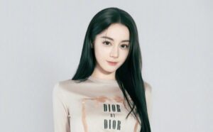 迪麗熱巴滯留杜拜！失聯3日親發聲報平安　最新行蹤曝光