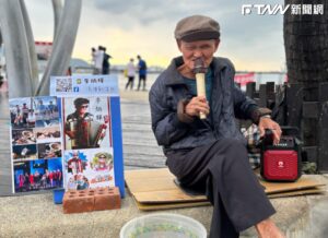 李炳輝淡水賣唱　網紅質疑「養生館掛名」很諷刺！店家揭24年暖心真相